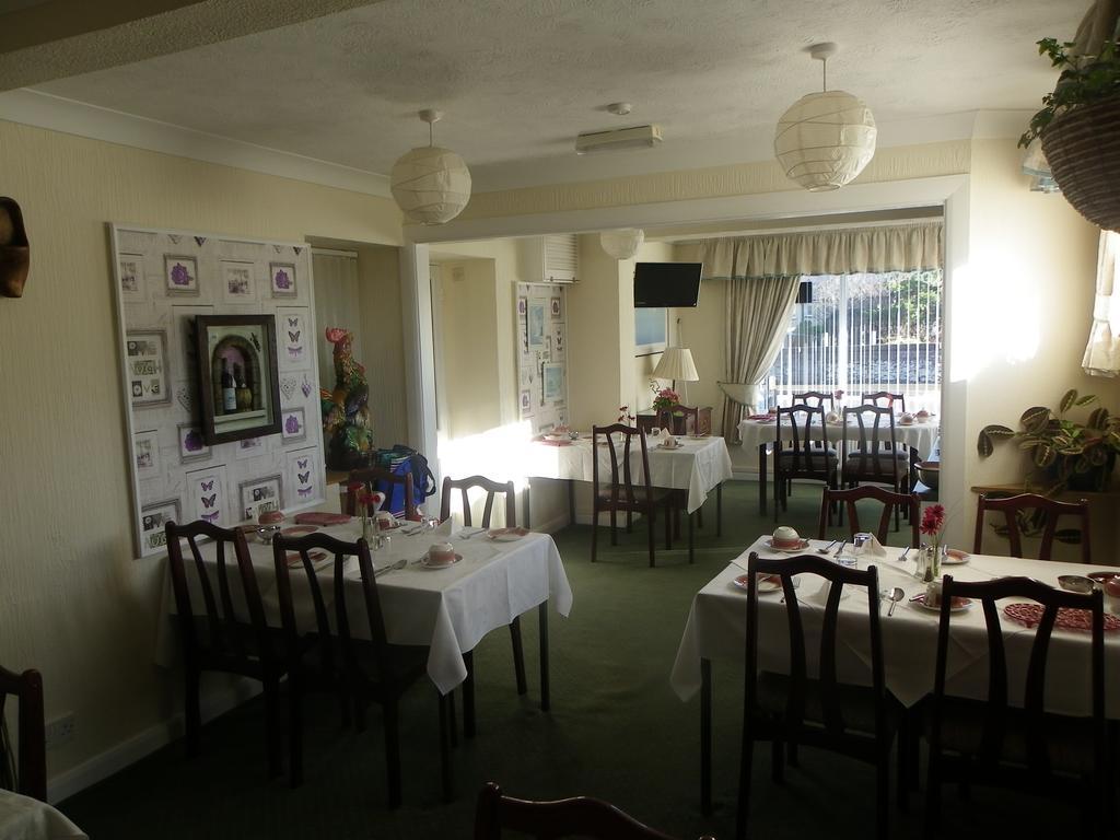 Monravon Guest House Holyhead Exterior foto