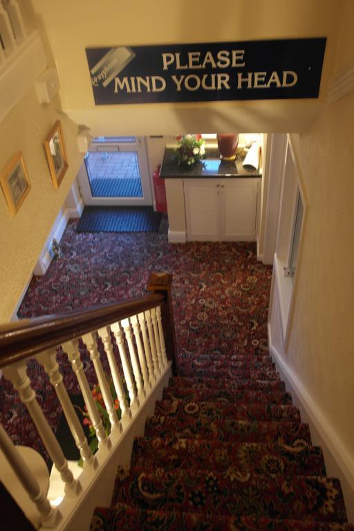 Monravon Guest House Holyhead Exterior foto