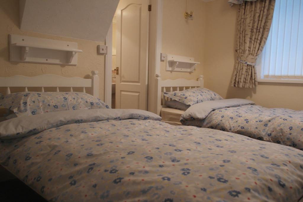 Monravon Guest House Holyhead Exterior foto